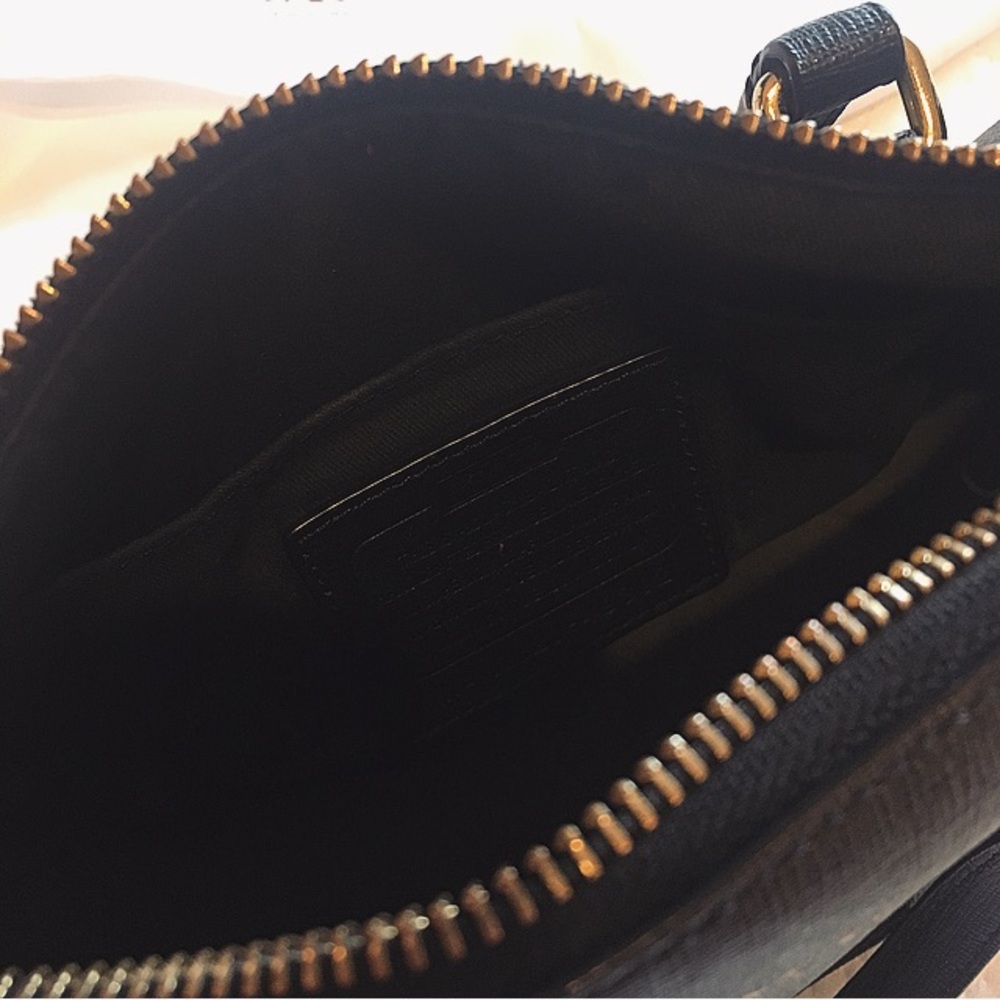 Coach crossbody - Picture 6 of 7